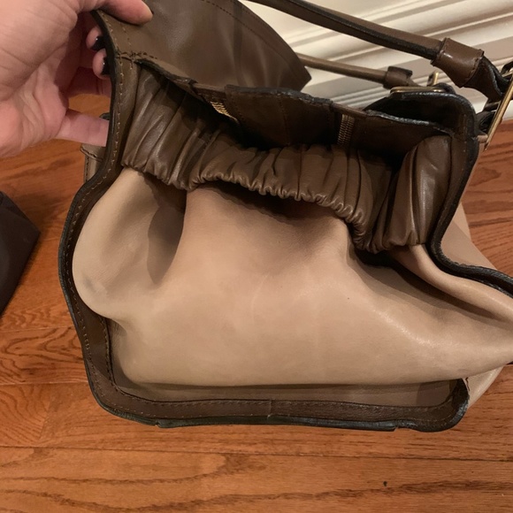 Burberry duffle bag - Picture 5 of 8